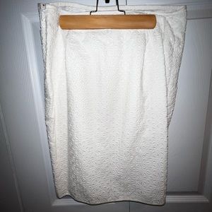 Worth White Flowery Eyelet Skirt. Size 4.